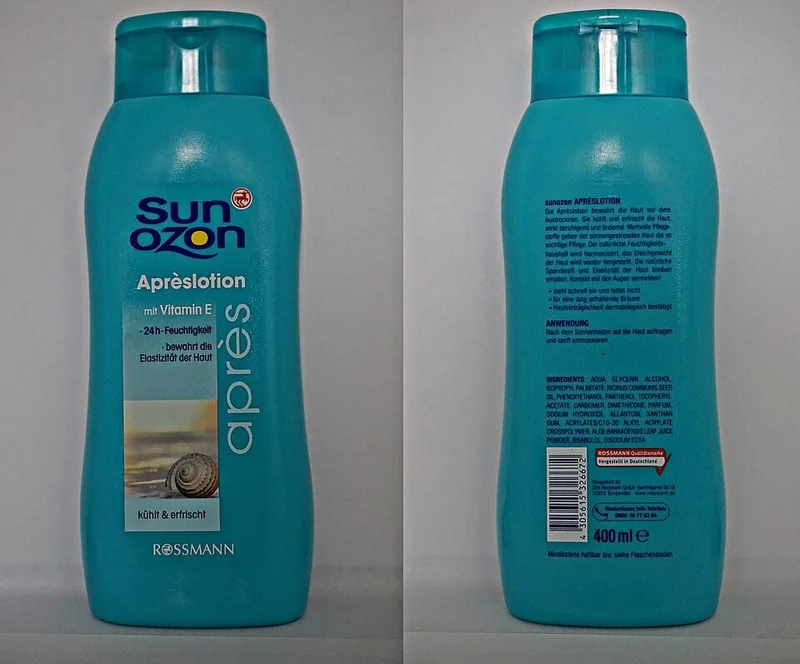 Ilustrasi generik botol losion perawatan kulit — bukan foto produk Scarlett, konfirmasi varian via WA